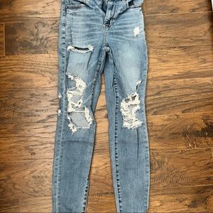 American eagle distressed skinny jeans. Size 0 Short
